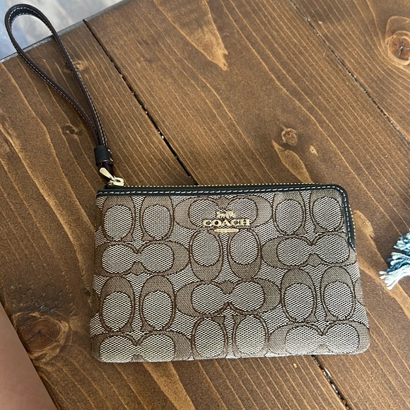 Coach wallet - Picture 1 of 2